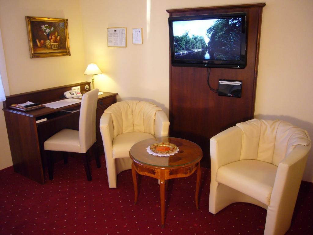 Klassik Hotel Am Tor Weiden in der Oberpfalz Rum bild